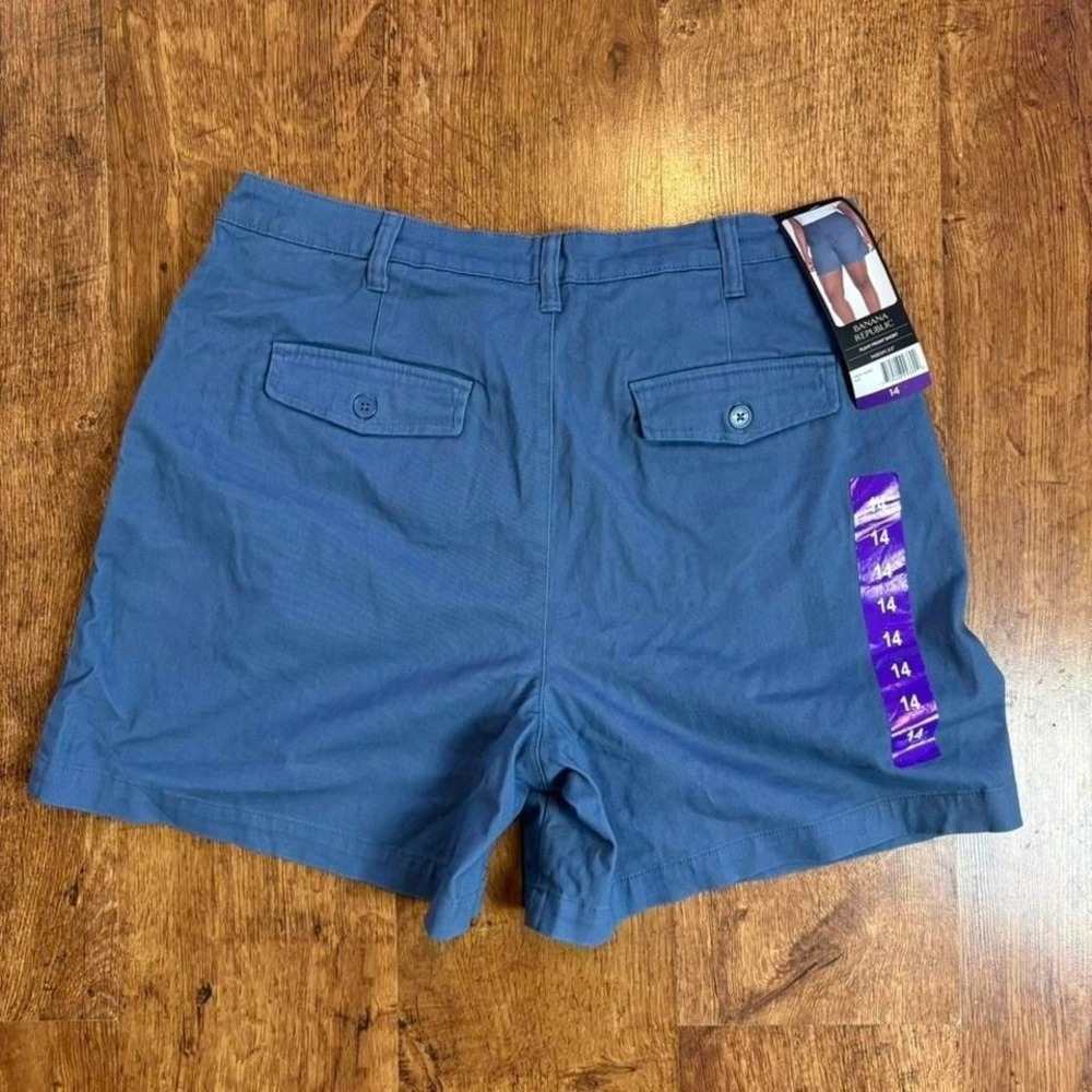 Banana Republic Blue Pleat Front Shorts Size 14 Cotton Blend 5.5" Inseam - Picture 2 of 7